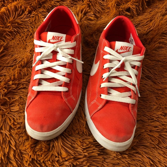 2012 Nike Eastham Red Canvas Shoes - Picture 2 of 6